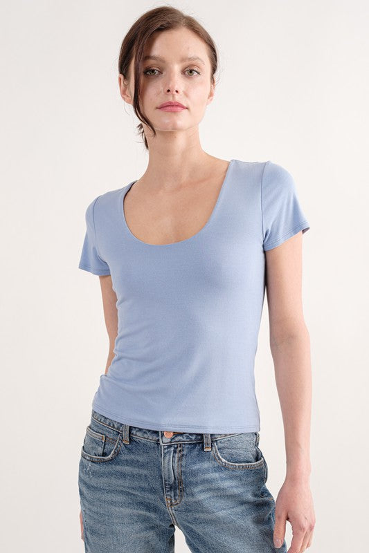 DOUBLE LAYERED U-NECK TOP