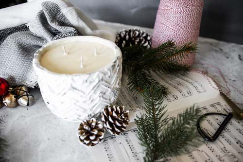 JUMBO WHITE DISTRESSED STONE CANDLE